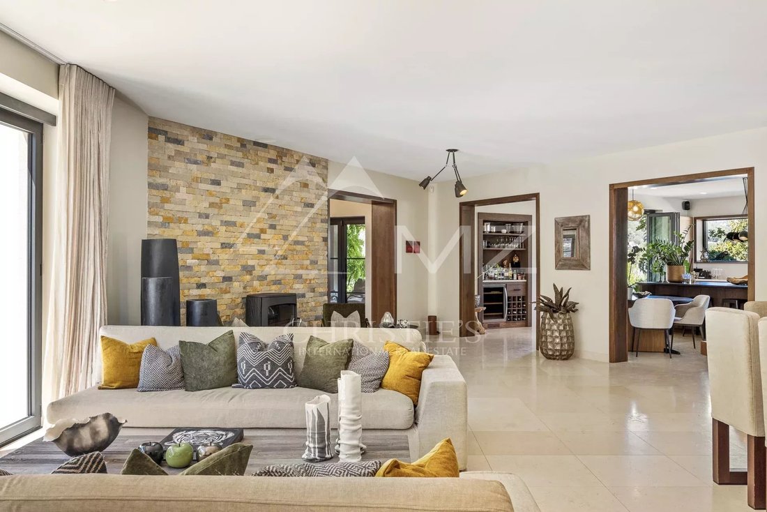Villa in Châteauneuf-Grasse, Provence-Alpes-Côte d'Azur, France 3 - 12498481