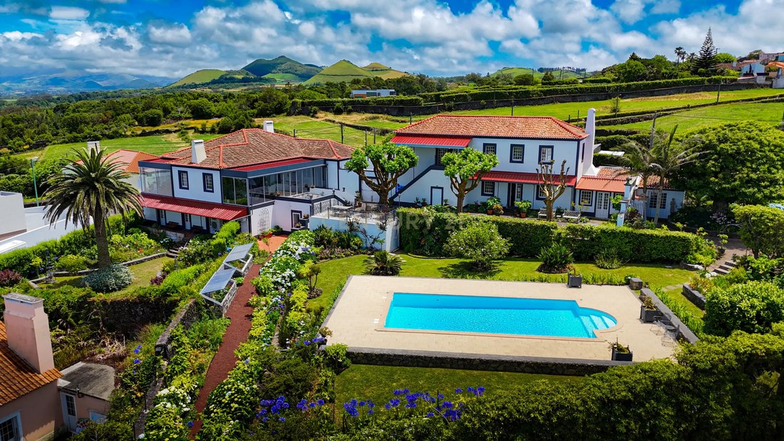 Villa in Capelas, Azores, Portugal 1 - 15506656