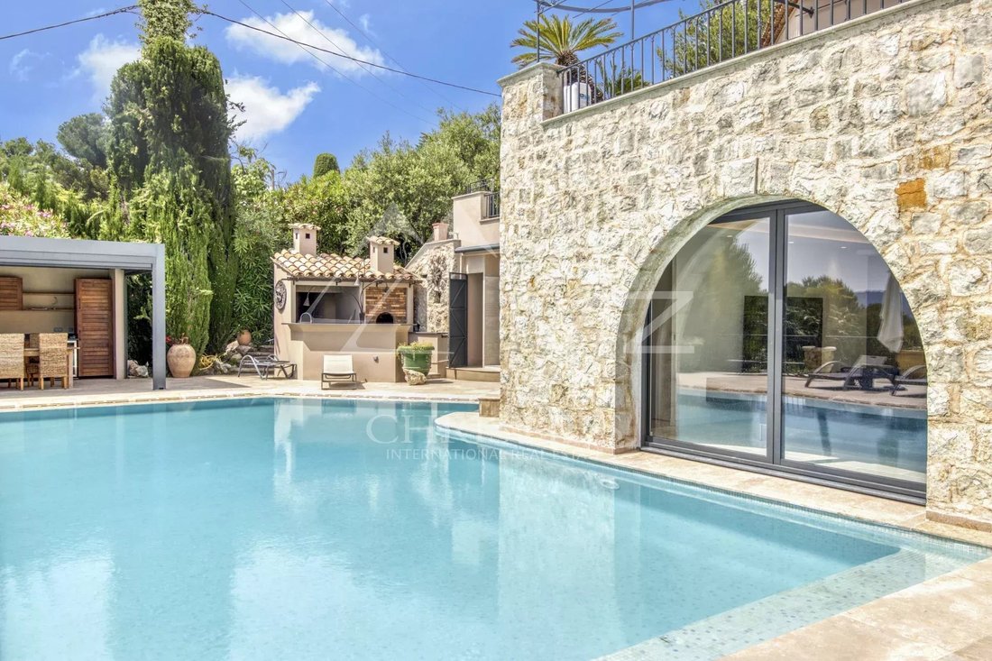 Villa in Mougins, Provence-Alpes-Côte d'Azur, France 2 - 14379690