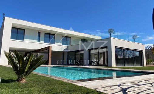 Villa in Saint-Cézaire-sur-Siagne, Provence-Alpes-Côte d'Azur, France 1
