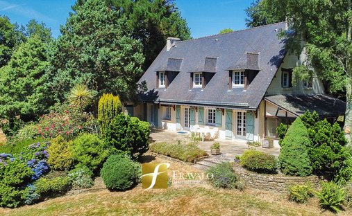 Castle for Sale in Auray, Brittany, France
