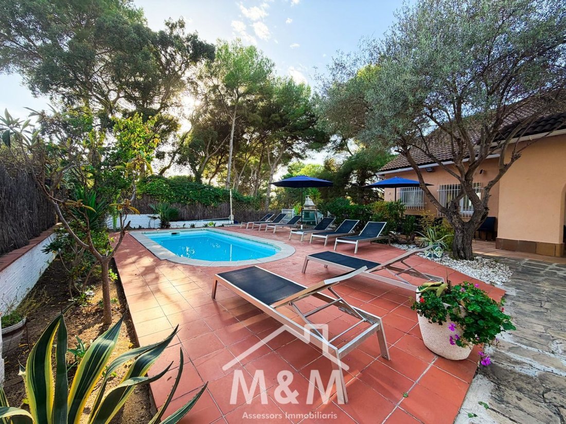 Chalet in Lloret de Mar, Catalonia, Spain 1 - 16539968