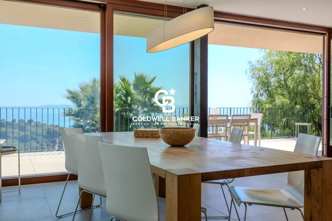 Villa in Rayol-Canadel-sur-Mer, Provence-Alpes-Côte d'Azur, France 3 - 16541102