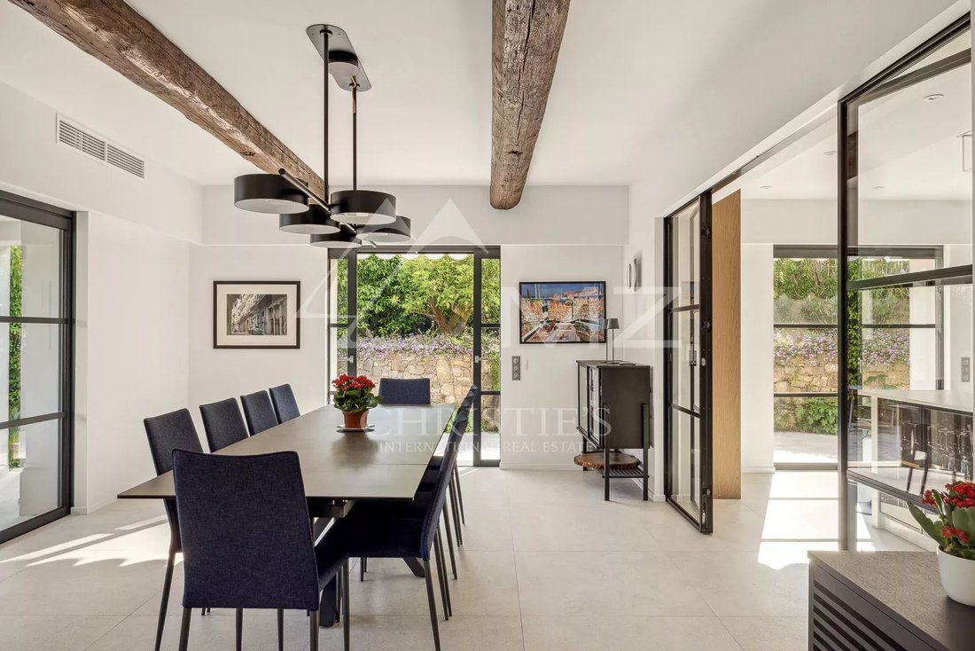 Villa in Mougins, Provence-Alpes-Côte d'Azur, France 4 - 12898413