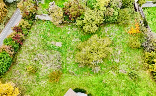 Castle for Sale in Saint-Julien-en-Genevois, Auvergne-Rhône-Alpes, France