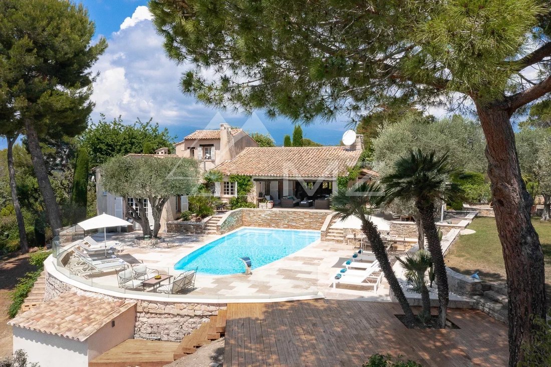 Villa in Mougins, Provence-Alpes-Côte d'Azur, France 1 - 13161688