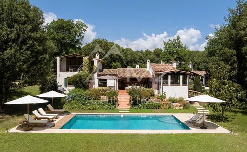 Villa in Saint-Paul-de-Vence, Provence-Alpes-Côte d'Azur, France 1