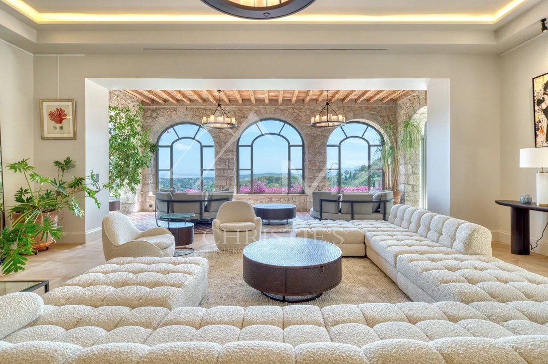 Villa in Mougins, Provence-Alpes-Côte d'Azur, France 2 - 13359343