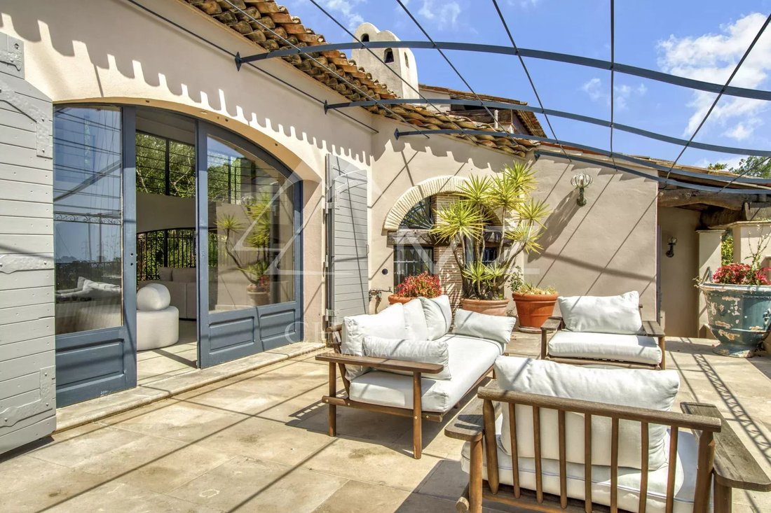 Villa in Mougins, Provence-Alpes-Côte d'Azur, France 4 - 14379690