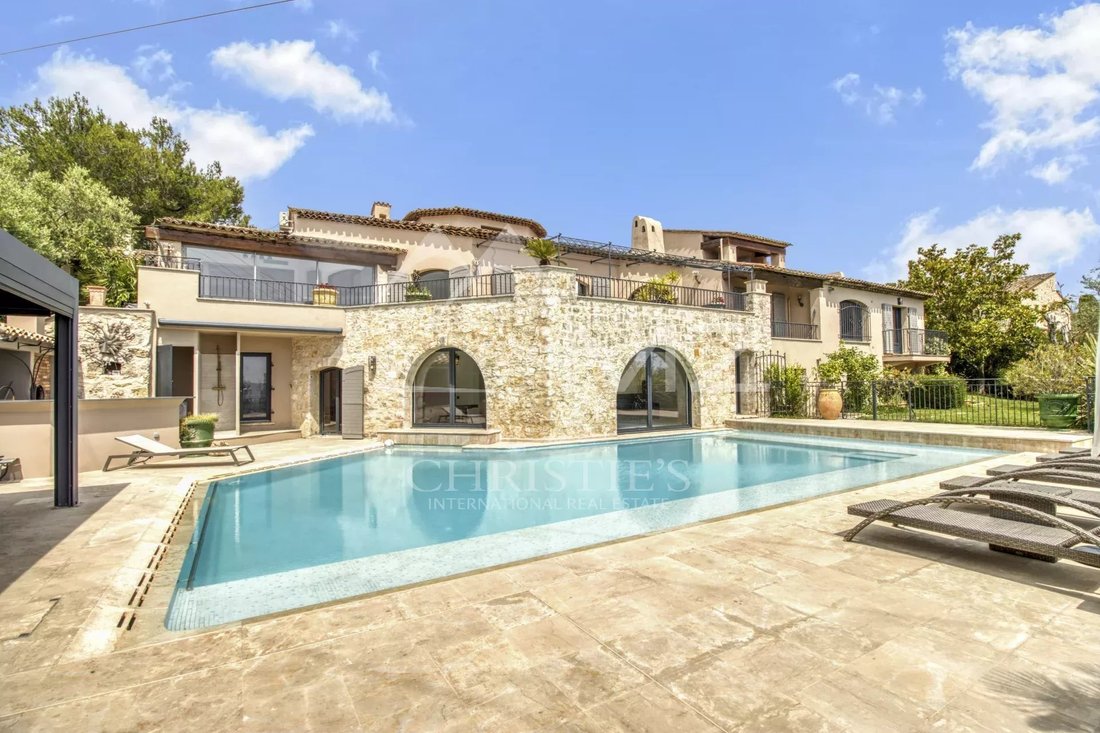 Villa in Mougins, Provence-Alpes-Côte d'Azur, France 1 - 14379690