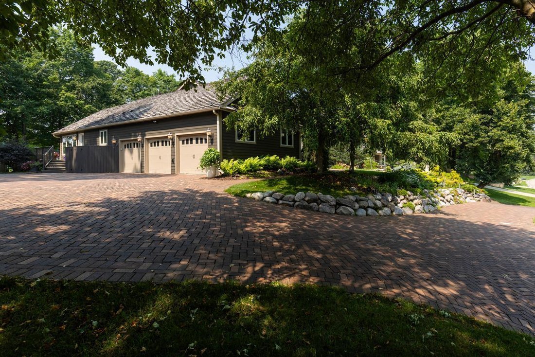 House in Chaska, Minnesota, United States 5 - 16540367