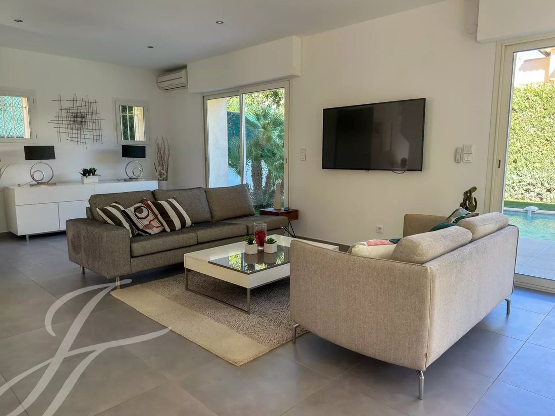 Villa in Place de Gaulle, Antibes, France 4 - 16540454