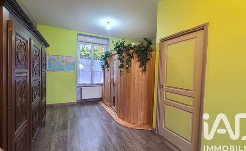 Castle for Sale in Noyant-Villages, Pays de la Loire, France