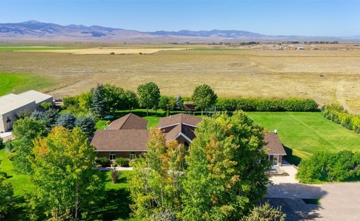 House in White Sulphur Springs, Montana, United States 1