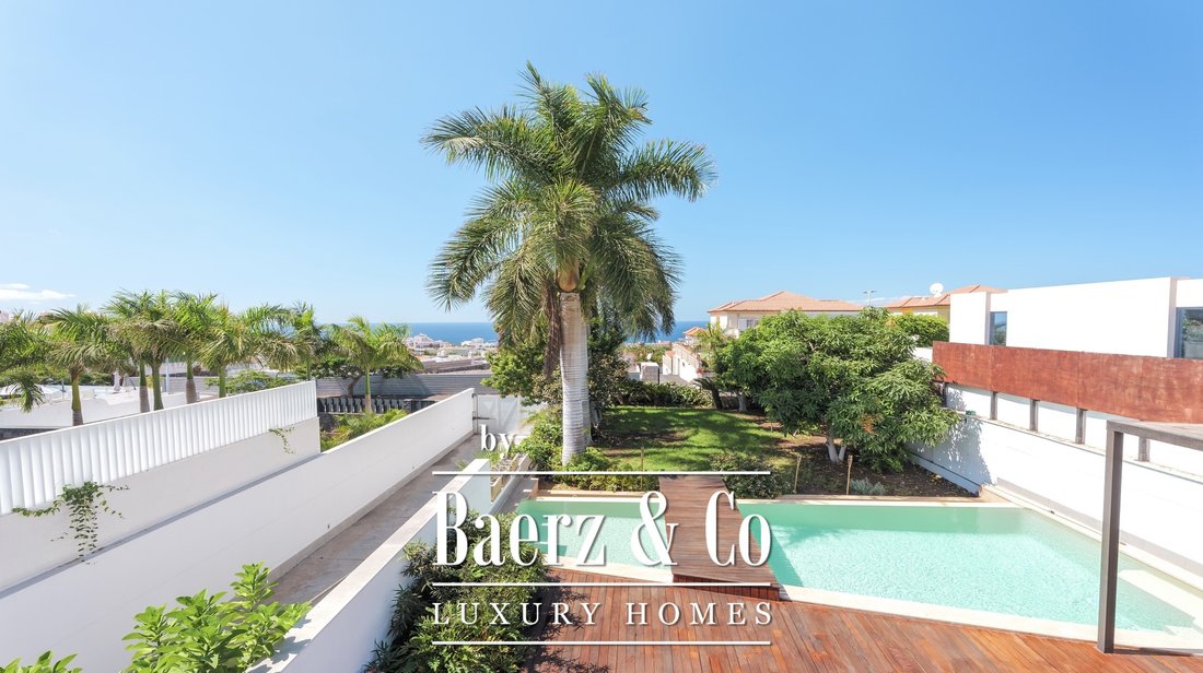 Villa in Costa Adeje, Adeje, Canary Islands 1 - 16539098