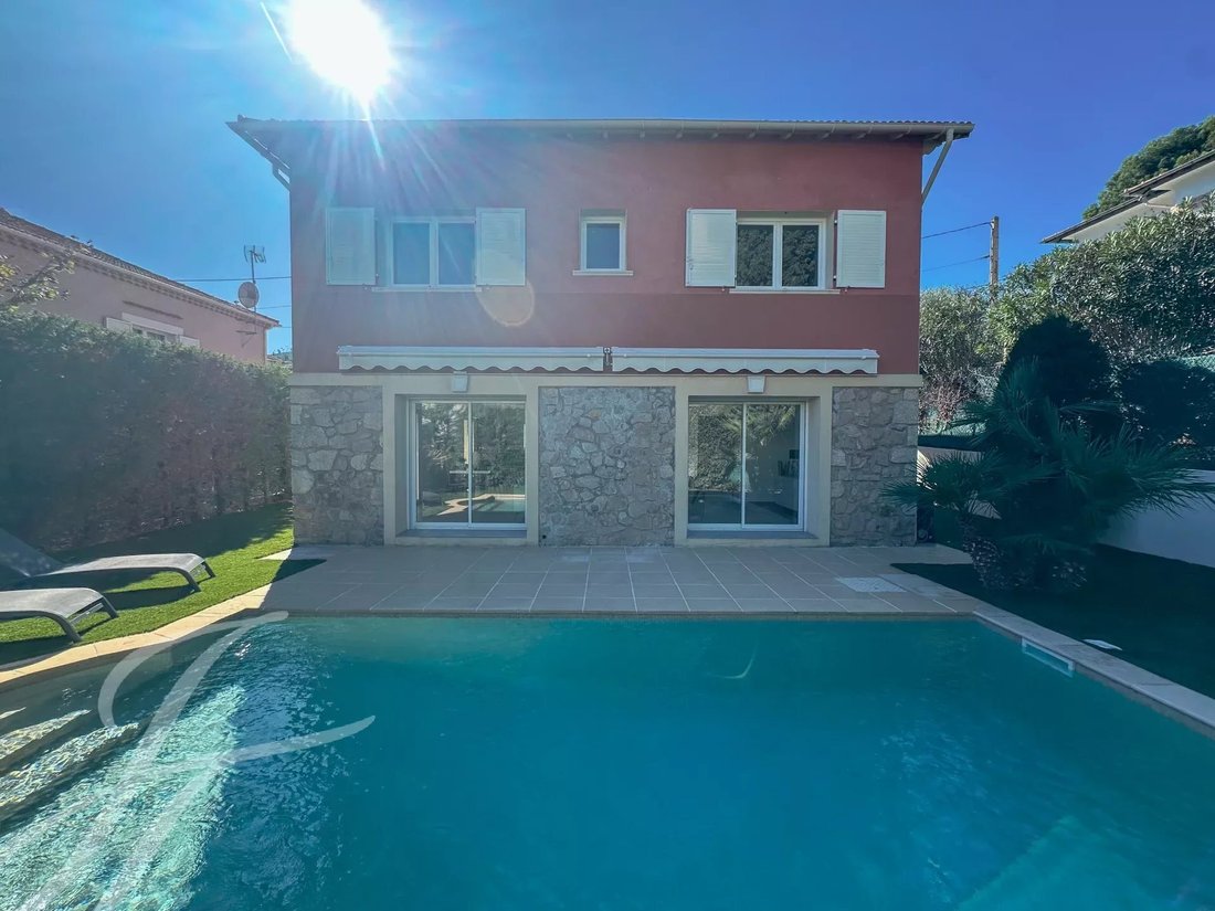 Villa in Place de Gaulle, Antibes, France 2 - 16540454