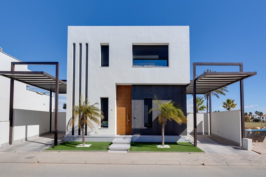 Villa in Pilar de la Horadada, Valencian Community, Spain 1 - 14812379