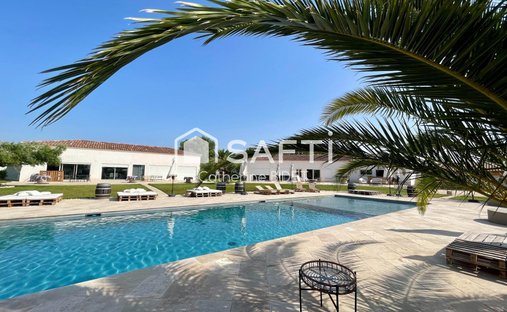 Sale Of Equestrian Estate Aimargues, 260m² 6 Rooms 1,050,000€ With Swimming Pool