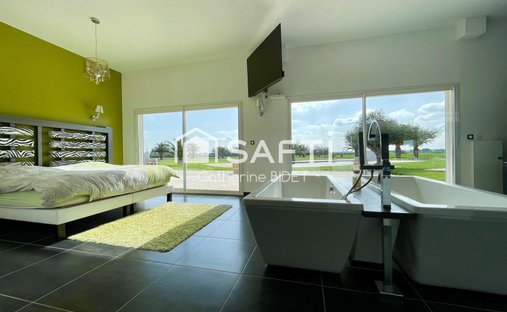 Sale Of Equestrian Estate Aimargues, 260m² 6 Rooms 1,050,000€ With Swimming Pool