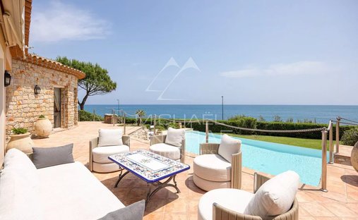 Villa in Antibes, Provence-Alpes-Côte d'Azur, France 1