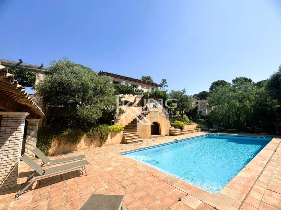 Villa en Le Plan-de-la-Tour, Provenza-Alpes-Costa Azul, Francia 1 - 16539313