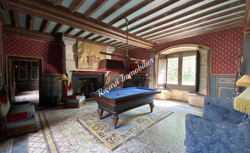 Castle for Sale in Thouars, Nouvelle-Aquitaine, France