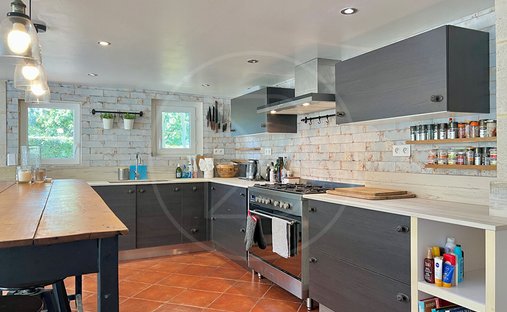 Castle for Sale in Saint-Émilion, Nouvelle-Aquitaine, France