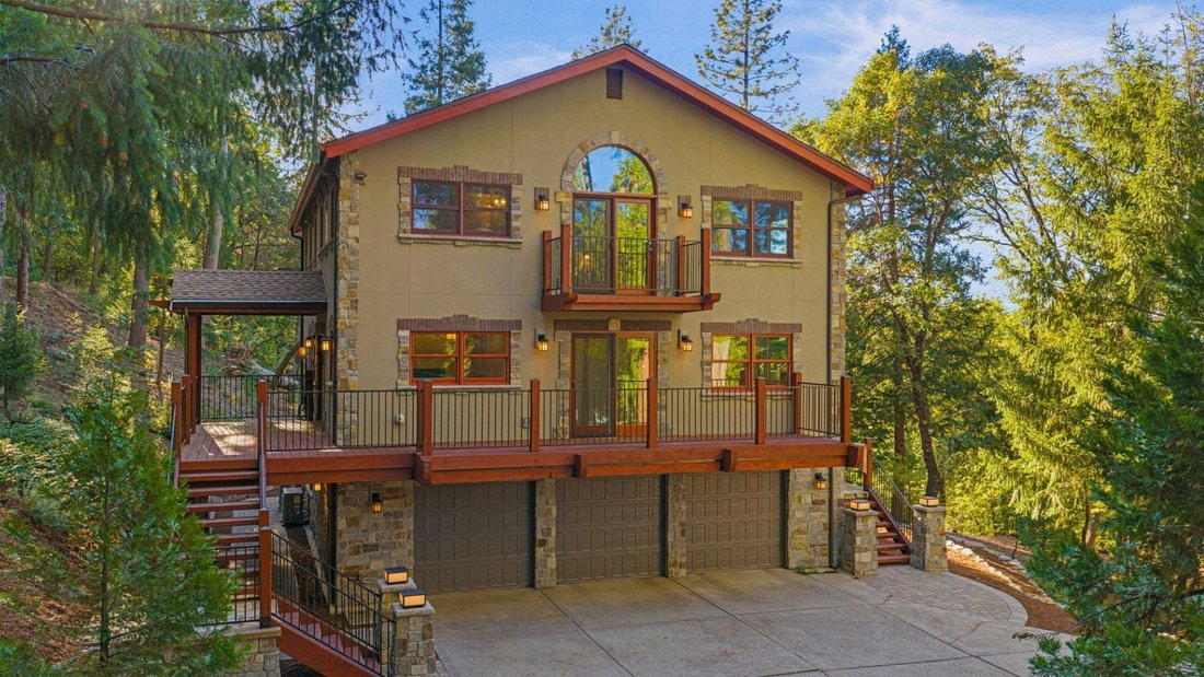 Nevada City, California, United States 3 - 16540324