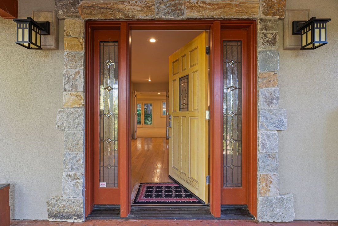 Nevada City, California, United States 5 - 16540324