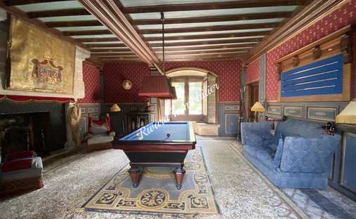 Castle for Sale in Thouars, Nouvelle-Aquitaine, France