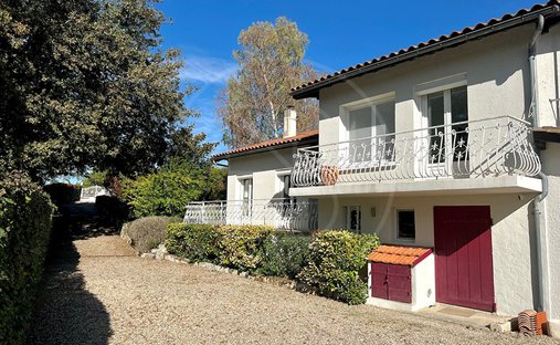 Castle for Sale in Saint-Émilion, Nouvelle-Aquitaine, France