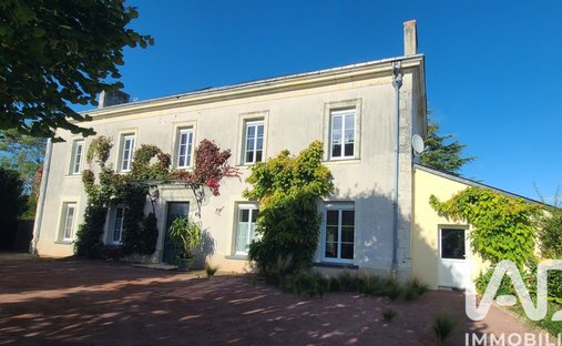 Château XVI French Elegance