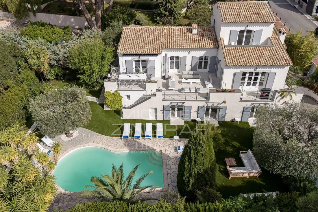 Villa in Vallergues, Cannes, France 1 - 16539537