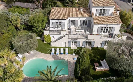 Villa in Vallergues, Cannes, France 1