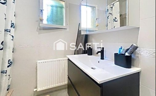 Aoc Côtes De Bourg Wine Château On 16 Hectares Ref 1029