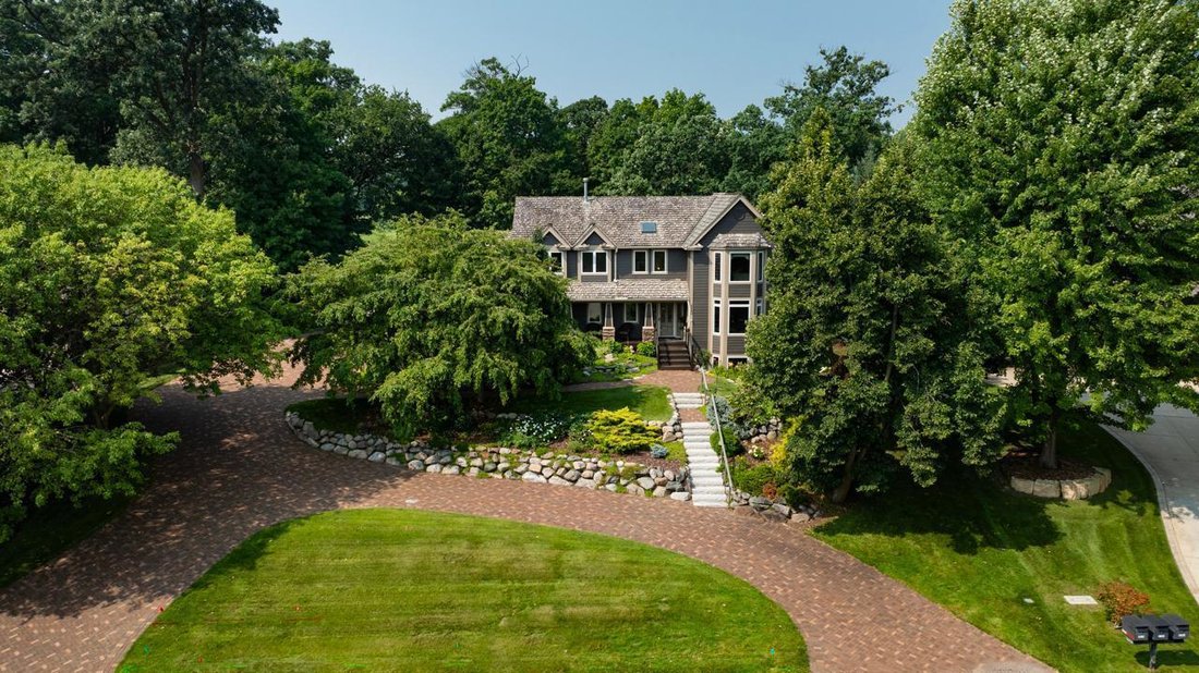House in Chaska, Minnesota, United States 1 - 16540367