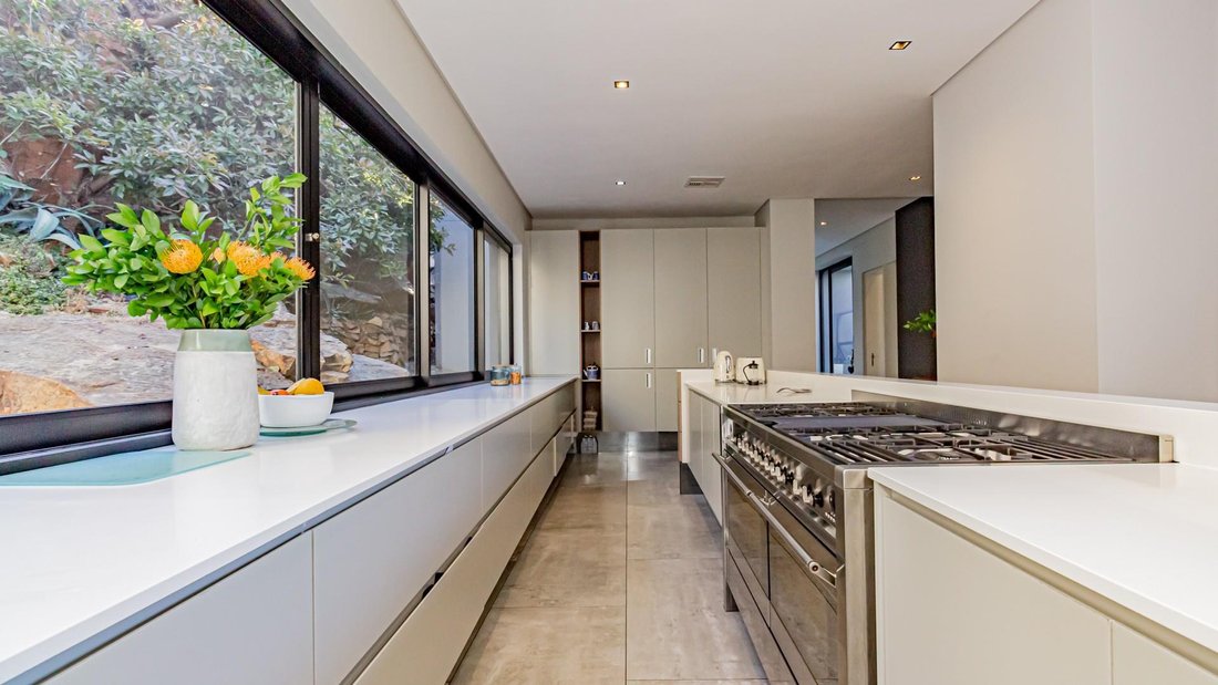 House in Johannesburg, Gauteng, South Africa 4 - 16540542