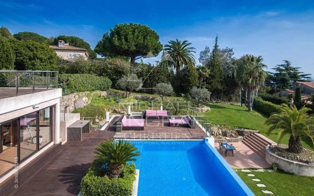 Villa in Font de Veyre, Cannes, France 2 - 16539476