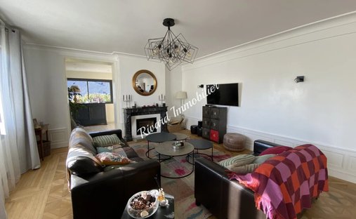 Castle for Sale in Laval, Pays de la Loire, France