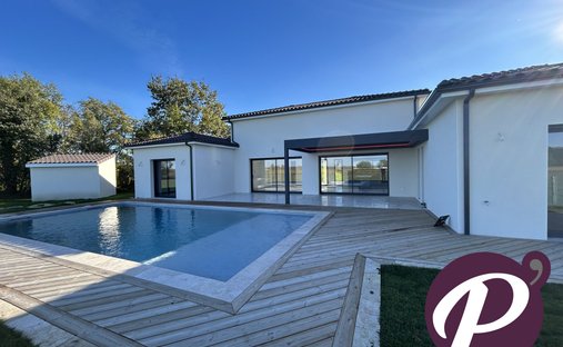 Villa in Saint-Laurent-des-Vignes, Nouvelle-Aquitaine, France 1