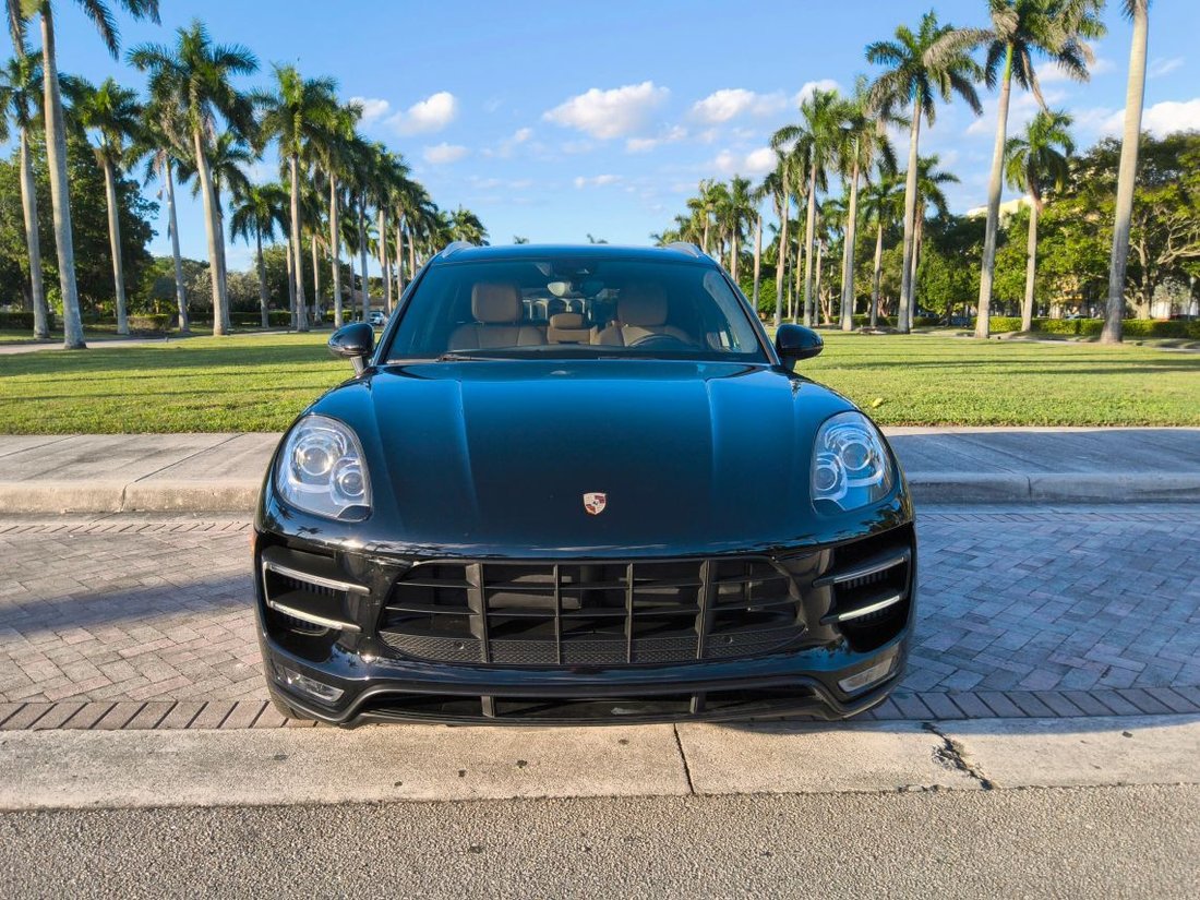 Suv in Pompano Beach, FL, United States 2 - 16543909