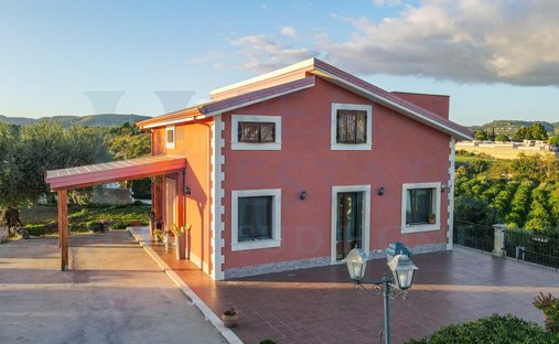 Villa in Center, Noto, Sicily 1