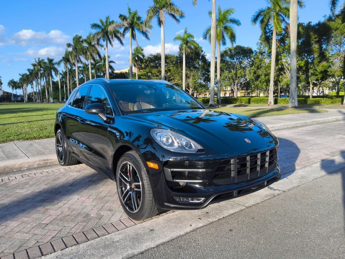 Suv in Pompano Beach, FL, United States 1 - 16543909