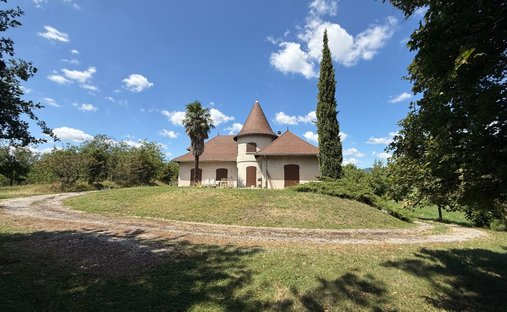 House in Les Iles, Moirans, France 1