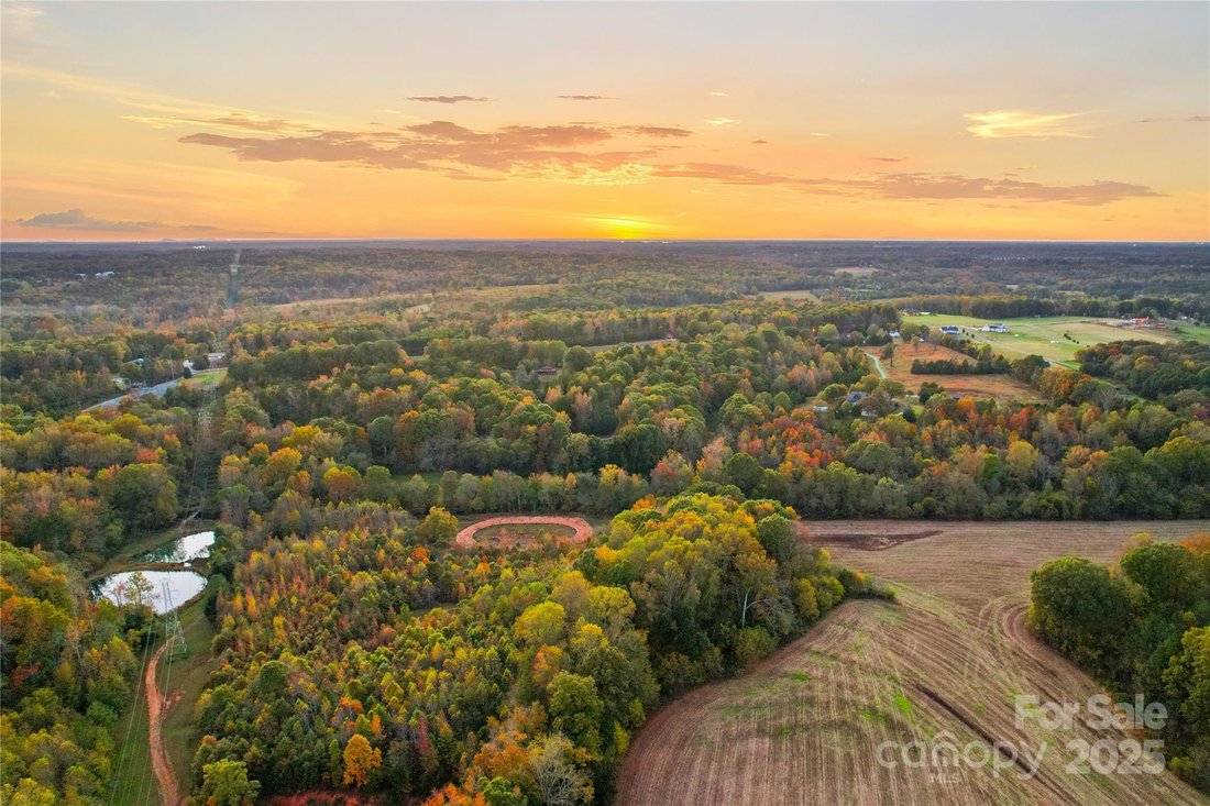 Land in Mooresville, North Carolina, United States 2 - 16543404