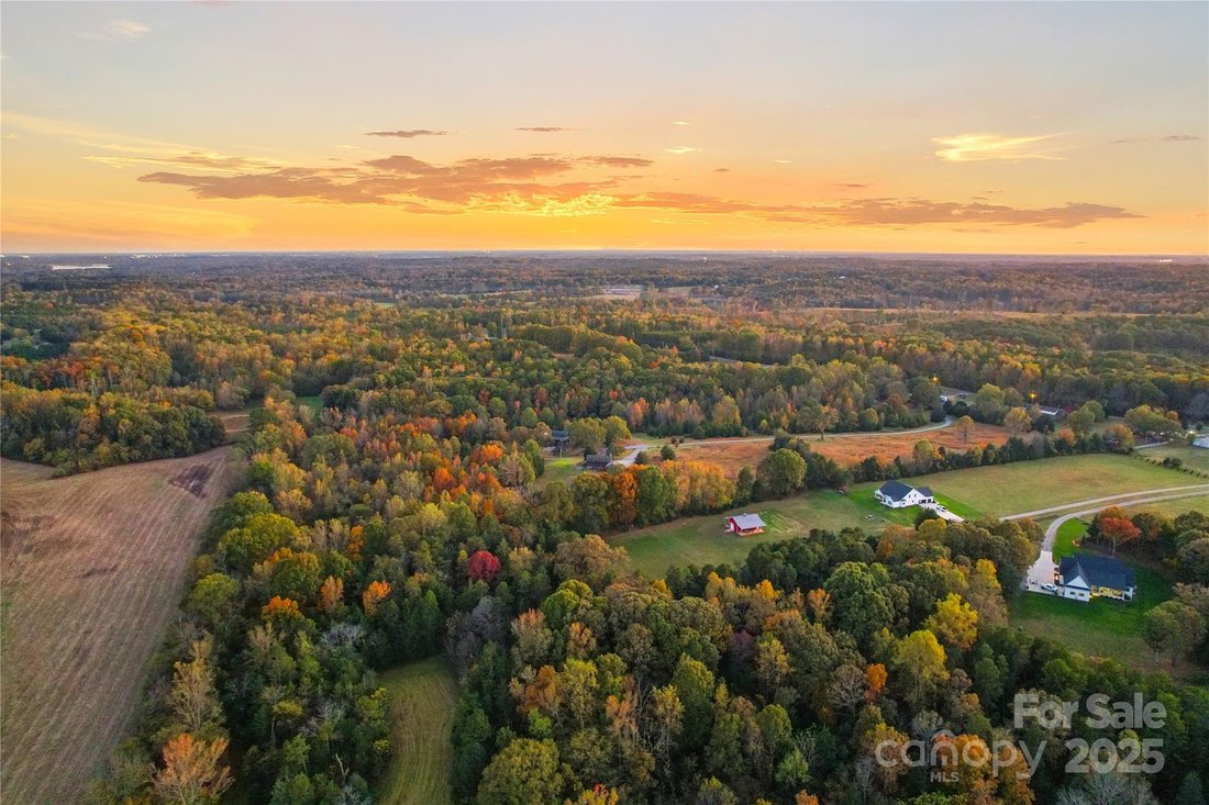 Land in Mooresville, North Carolina, United States 4 - 16543404
