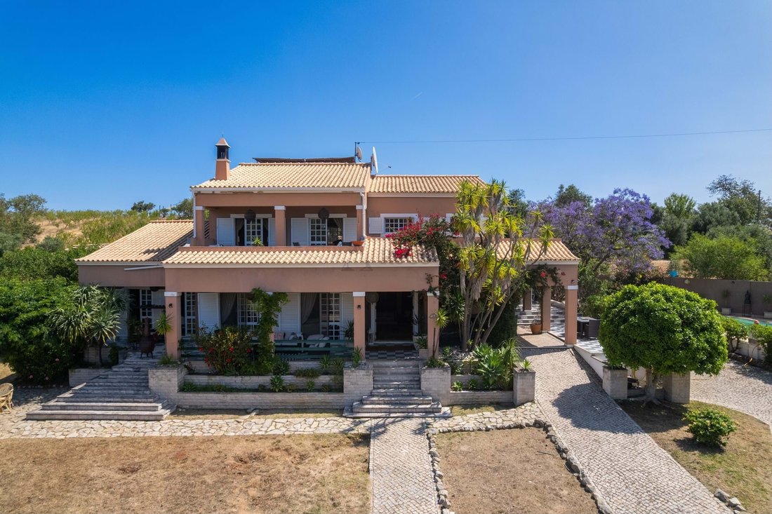 Villa in Santa Barbara de Nexe, Algarve, Portugal 1 - 16544610