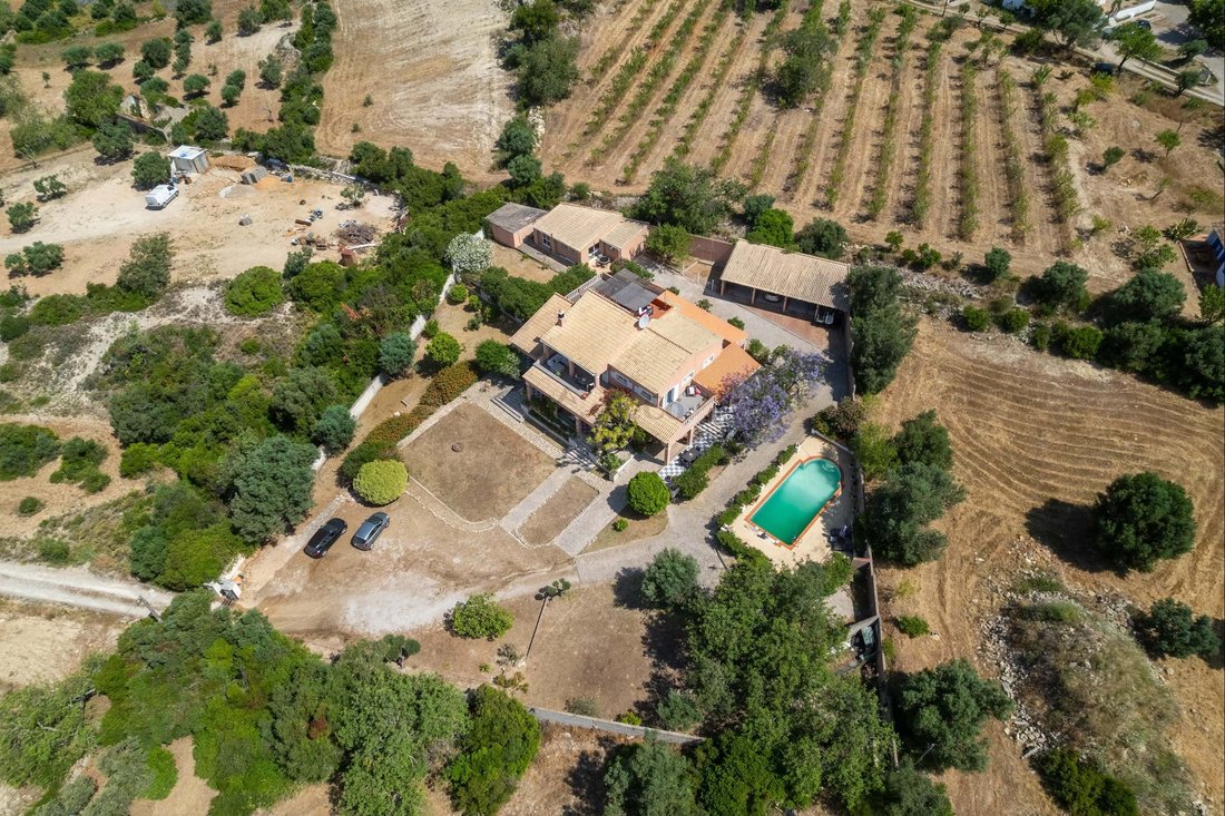Villa in Santa Barbara de Nexe, Algarve, Portugal 2 - 16544610