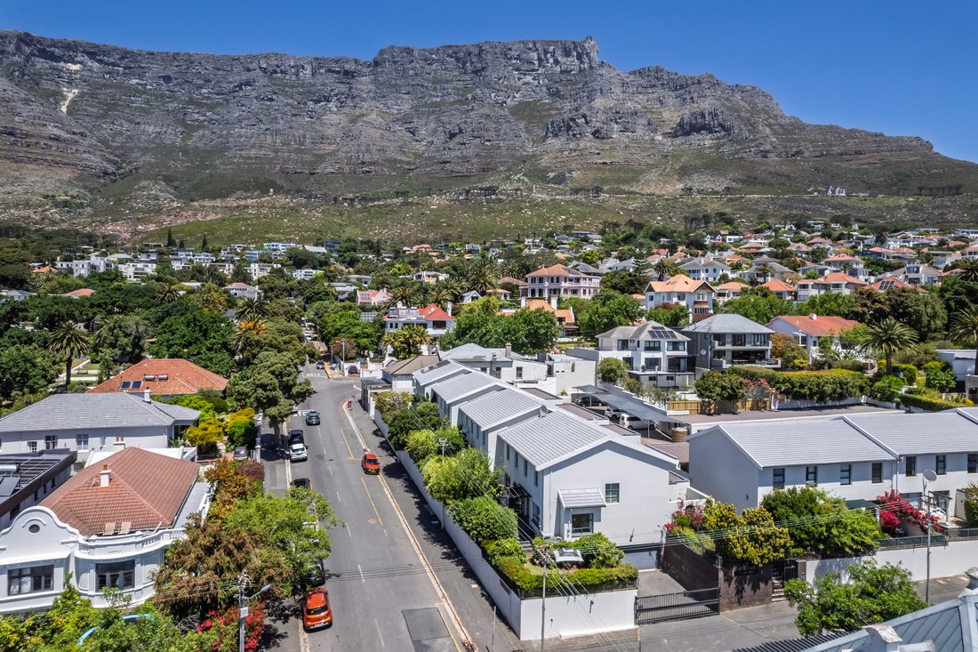 Townhouse in Cape Town, Western Cape, South Africa 2 - 16544829