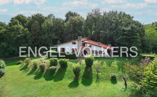 House in City, Peschiera del Garda, Veneto 1